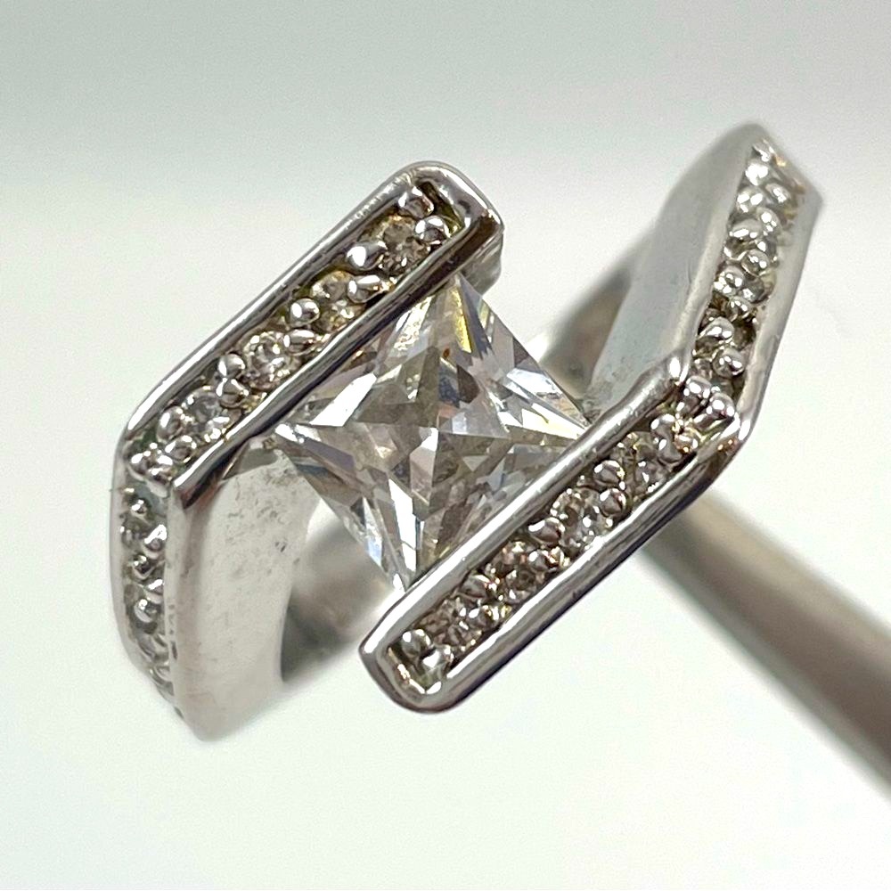 Park Lane Dashing Ring Princess Cut Cz EUC Silver Tone Size 7 Classy Design